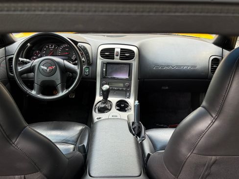 Used 2005 Chevrolet Corvette Coupe w/ Preferred Equipment Group image 6