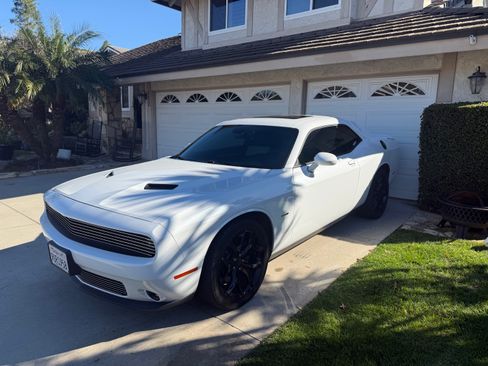 Used 2016 Dodge Challenger R/T Plus image 2