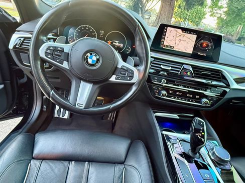 Used 2019 BMW M550i xDrive w/ Premium Package 2 AWD/4WD image 21
