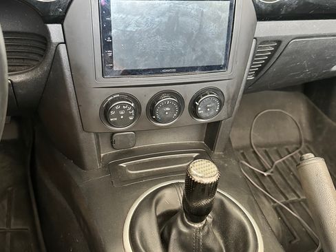 Used 2006 MAZDA MX-5 Miata Sport image 12