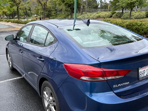 Used 2018 Hyundai Elantra SEL FWD image 2
