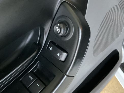 Used 2011 Ford Ranger XLT image 24