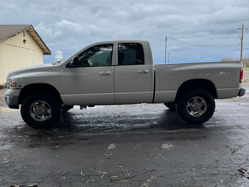 Used 2005 Dodge Ram 2500 Truck SLT w/ Quad Cab Big Horn Value Group image 2