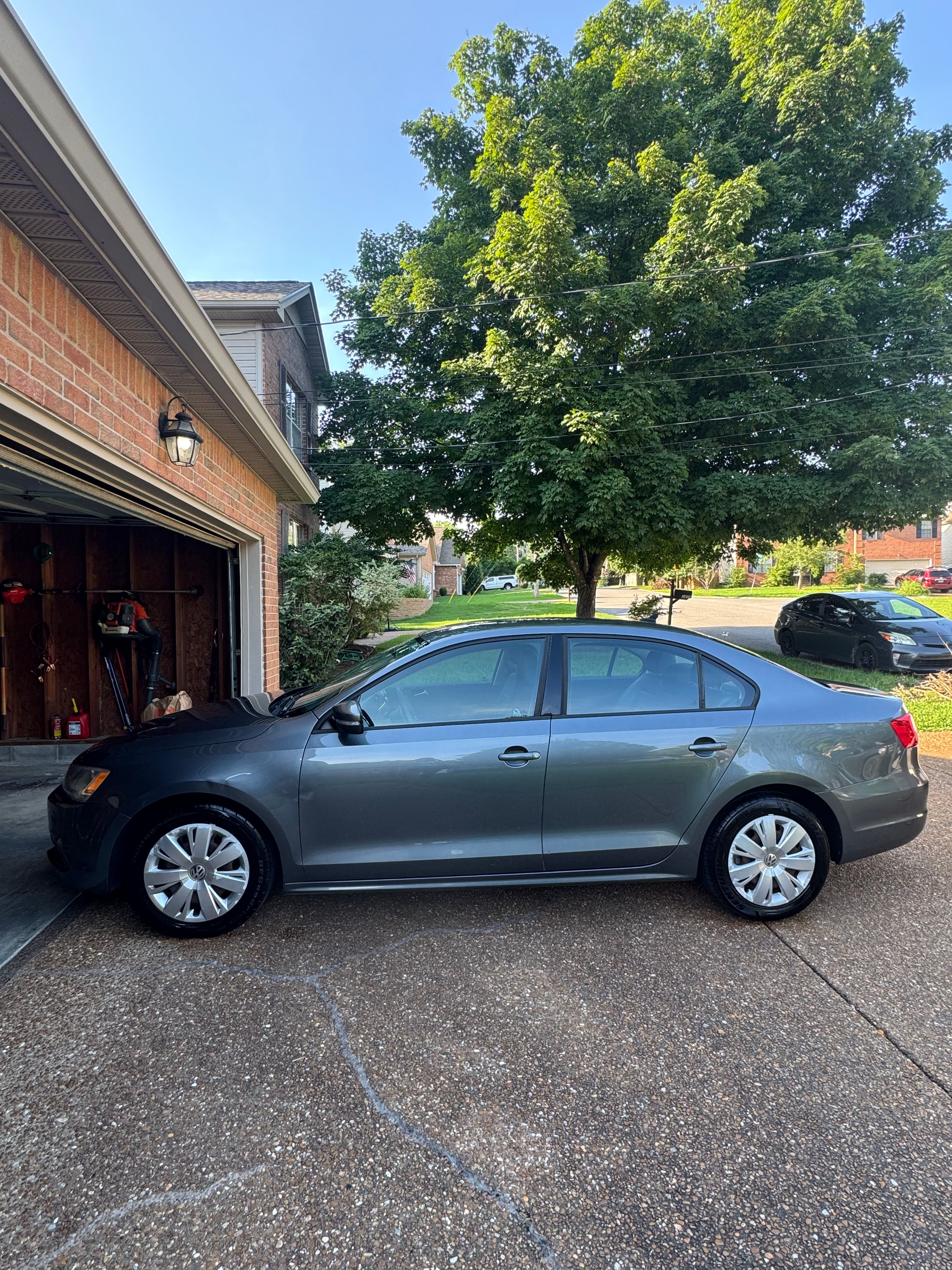 Used 2014 Volkswagen Jetta SE FWD image 2