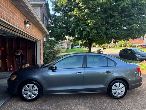 Used 2014 Volkswagen Jetta SE FWD image 2