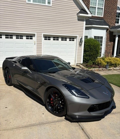 Used 2016 Chevrolet Corvette Stingray Coupe w/ 3LT Preferred Equipment Group RWD image 2
