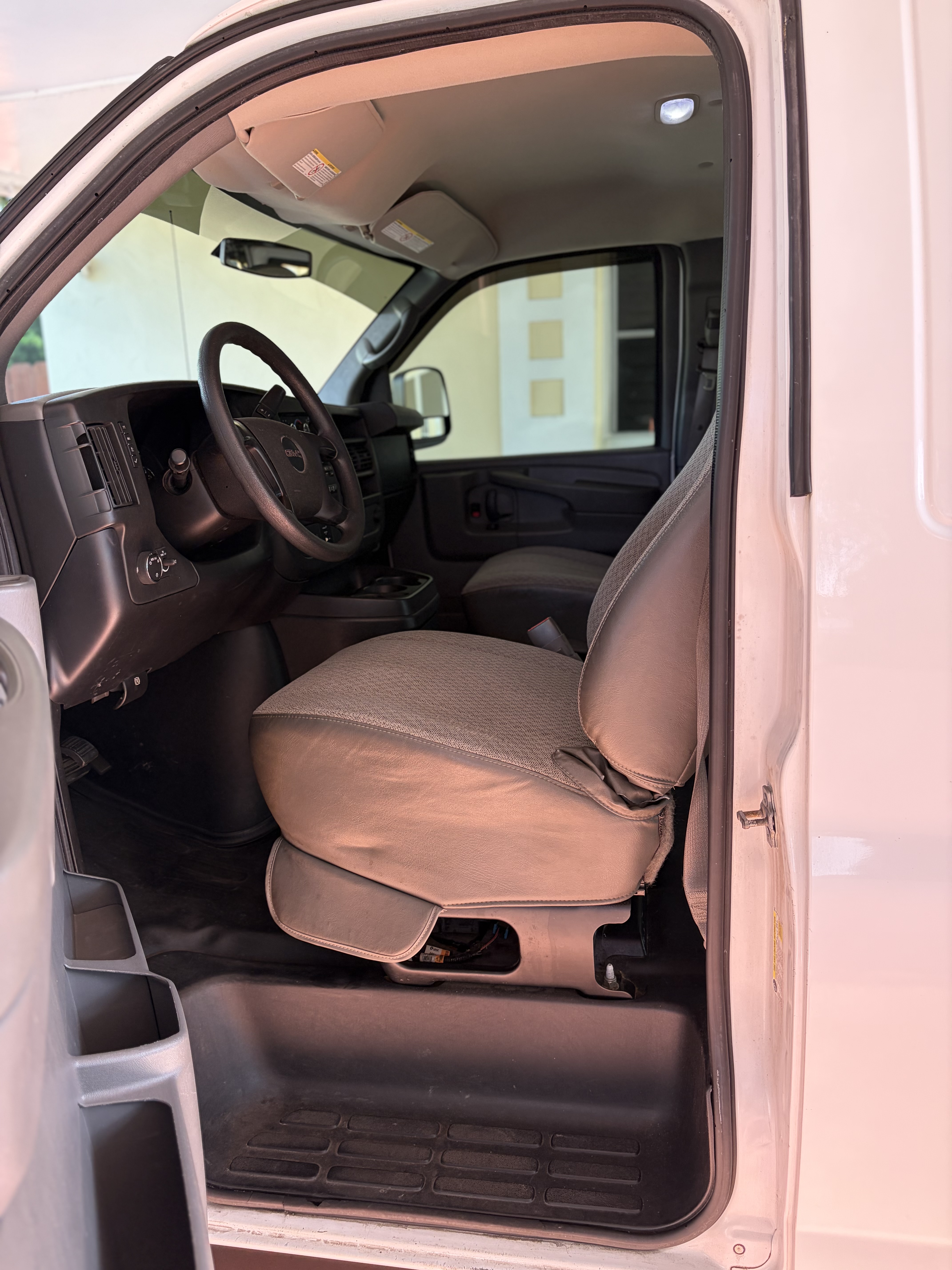 Used 2013 GMC Savana 2500 RWD image 10