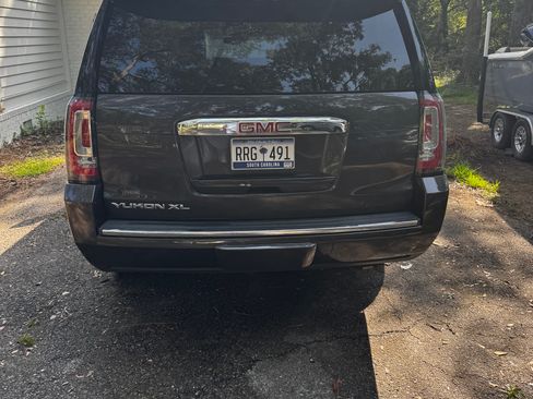 Used 2018 GMC Yukon XL Denali w/ Denali Ultimate Package RWD image 5