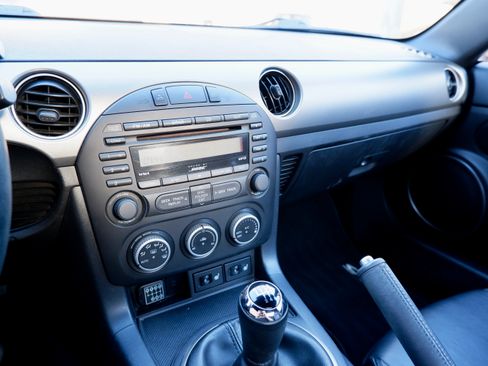 Used 2012 MAZDA MX-5 Miata Grand Touring w/ Premium Pkg image 19