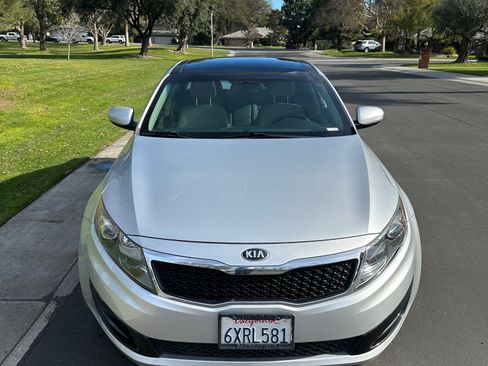 Used 2013 Kia Optima EX w/ Premium Pkg image 2