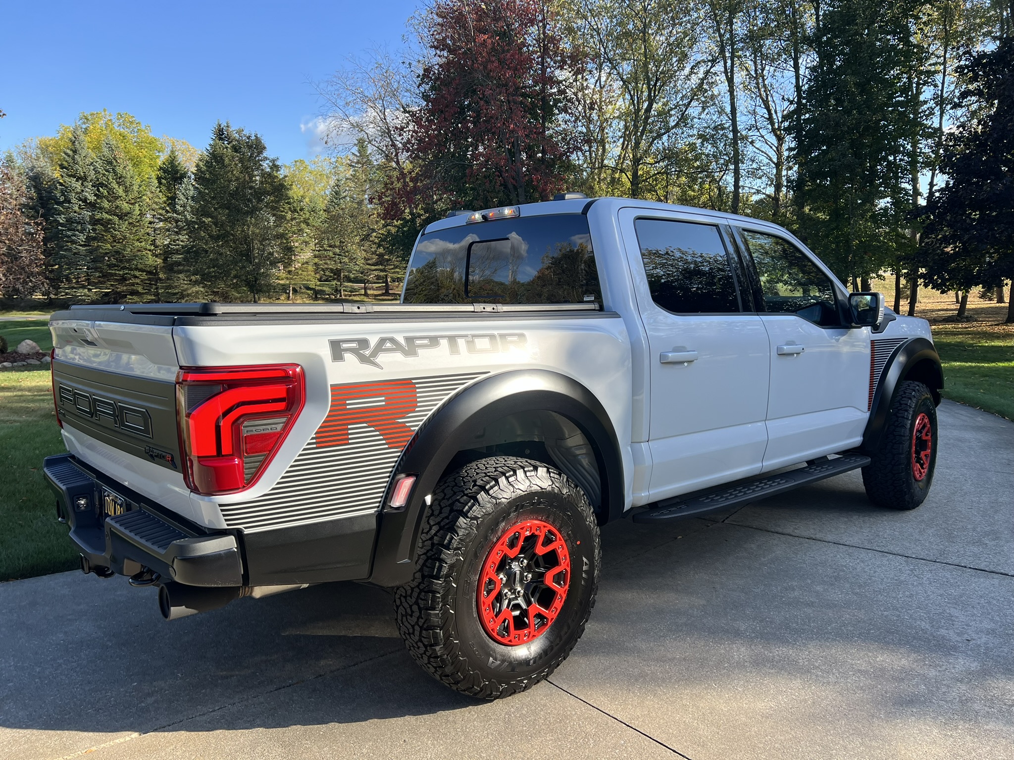 Used 2025 Ford F150 Raptor w/ Equipment Group 803A Raptor R AWD/4WD image 6