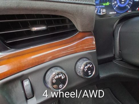 Used 2018 Cadillac Escalade Premium Luxury image 23