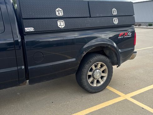 Used 2010 Ford F350 Lariat image 5