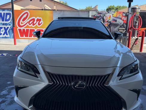 Used 2019 Lexus ES 350 w/ Accessory Package FWD image 2