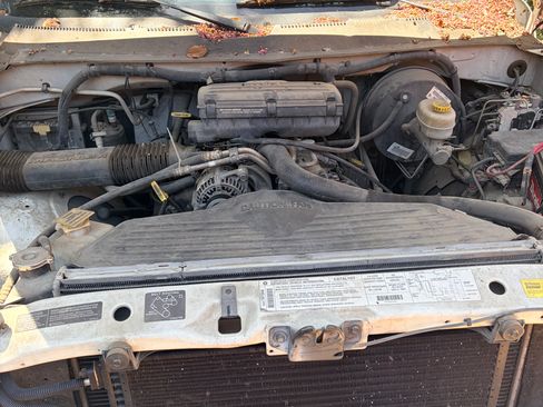 Used 1998 Dodge Ram 1500 Truck 2WD Quad Cab image 13