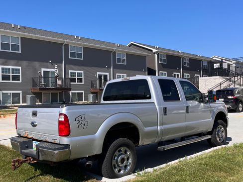 Used 2015 Ford F250 XLT w/ XLT Premium Package AWD/4WD image 4