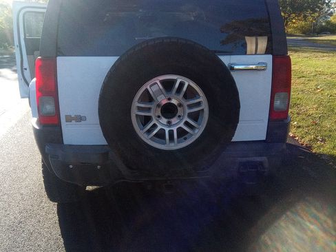 Used 2006 HUMMER H3 image 8