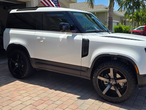 Used 2022 Land Rover Defender 90 AWD/4WD image 2