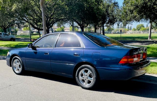 Used 1997 Lexus ES 330 w/ Leather Trim Pkg FWD image 5