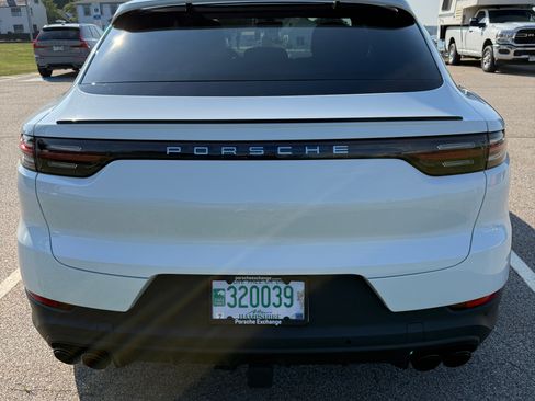 Used 2023 Porsche Cayenne Coupe AWD/4WD image 6
