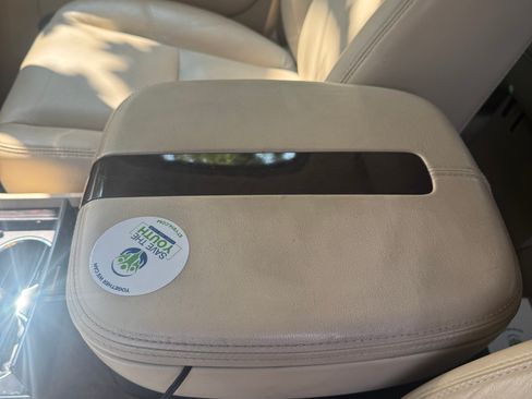 Used 2007 Cadillac Escalade ESV AWD w/ Information Package image 8