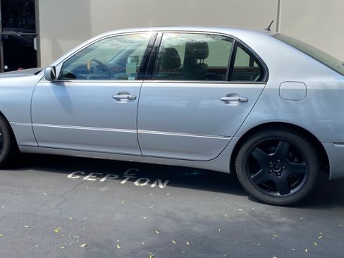 Used 2005 Lexus LS 430 image 2