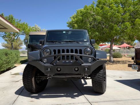 Used 2016 Jeep Wrangler Unlimited Sport w/ Quick Order Package 24S AWD/4WD image 2