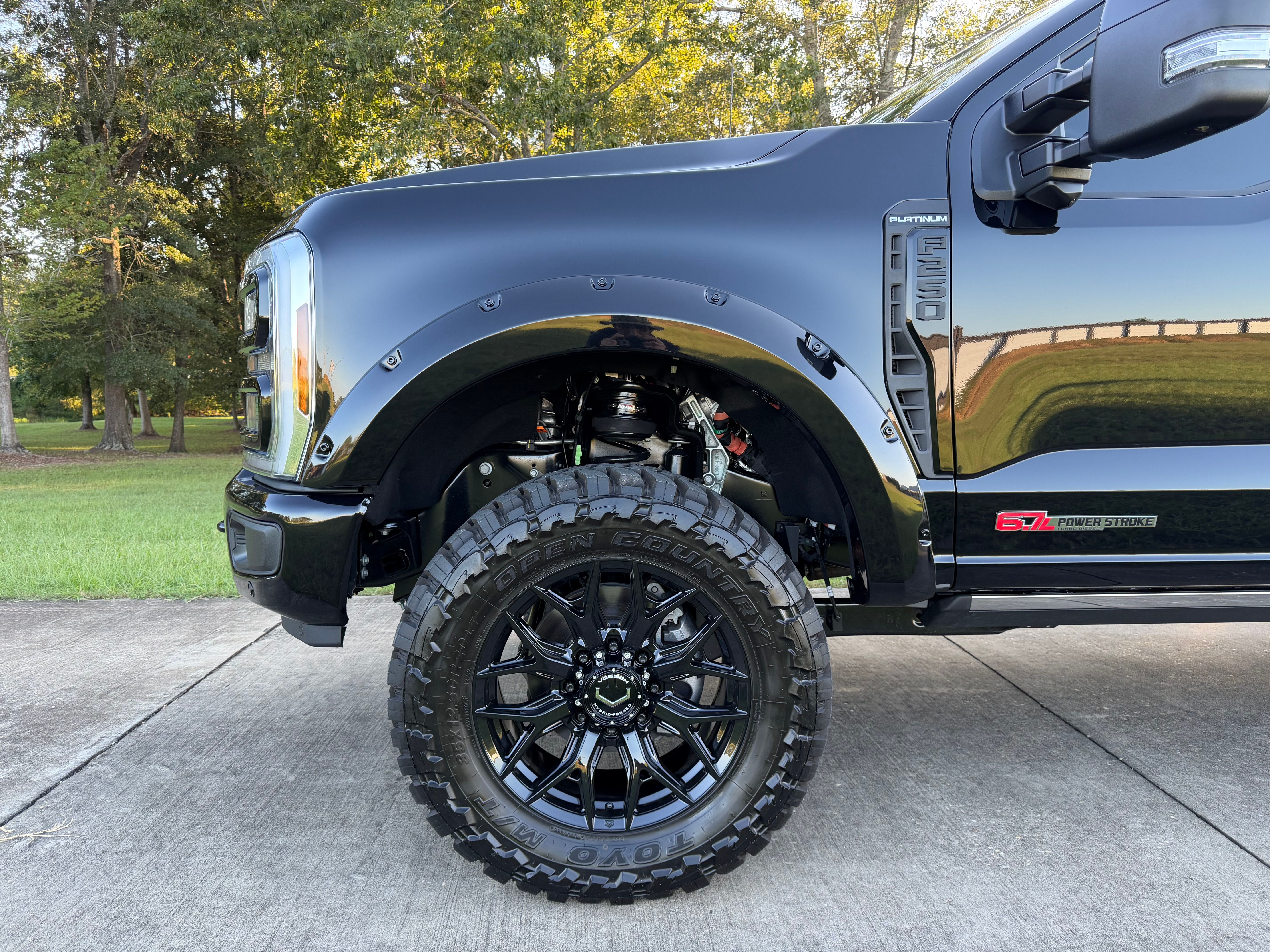 Used 2026 Ford F250 Platinum AWD/4WD image 4
