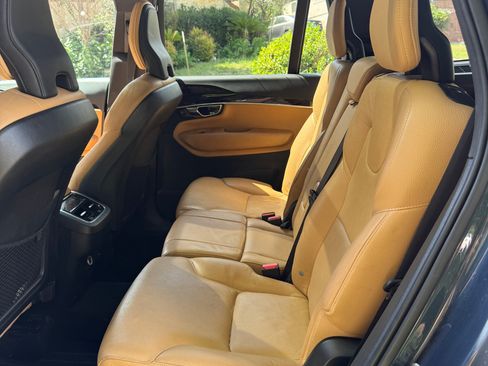 Used 2019 Volvo XC90 T6 Momentum w/ Advanced Package AWD/4WD image 6