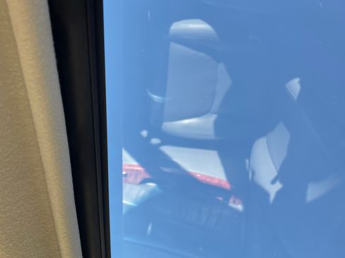 Used 2006 Toyota Sienna XLE Limited image 26