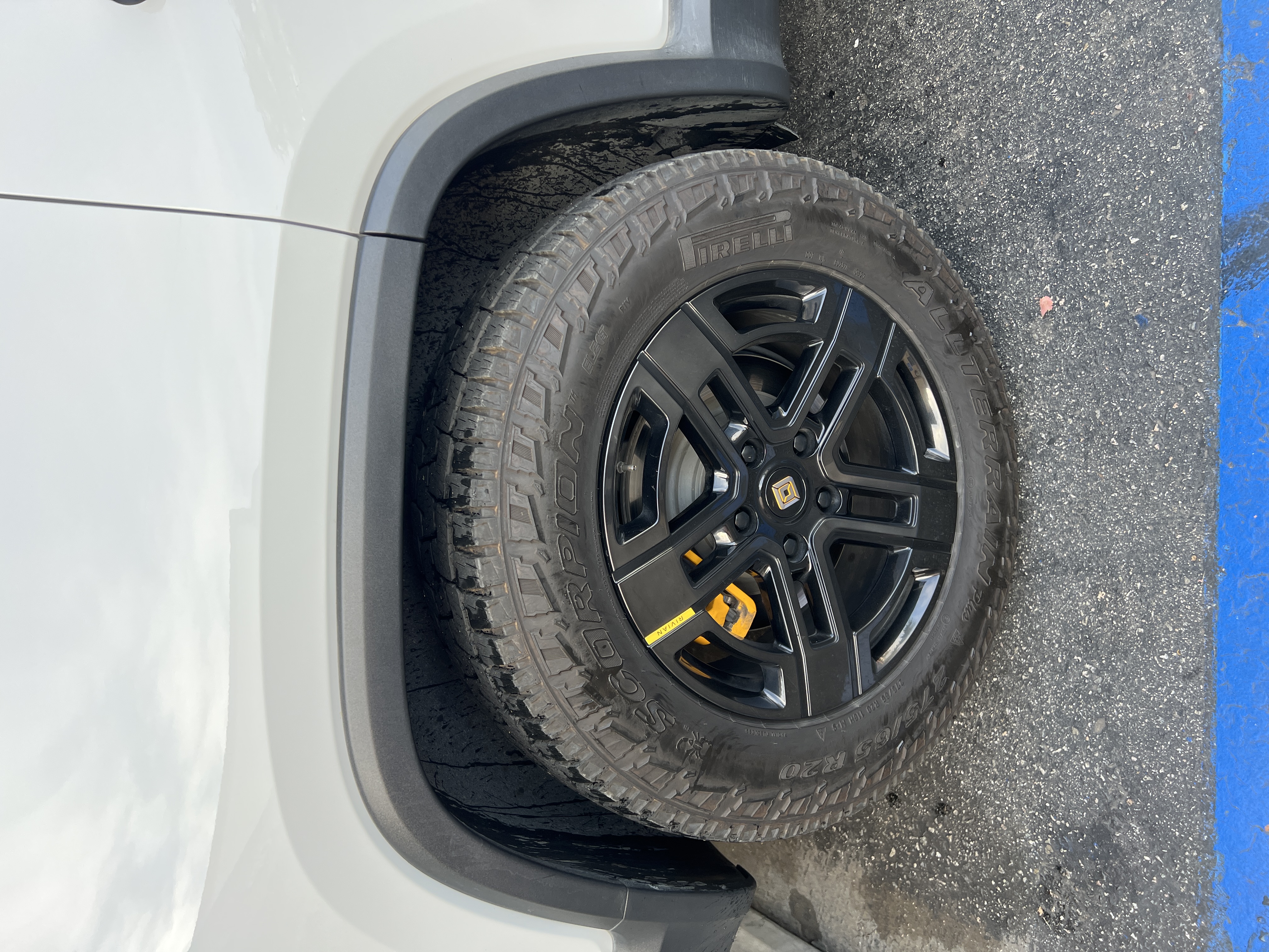 Used 2023 Rivian R1S Adventure Quad AWD/4WD image 20