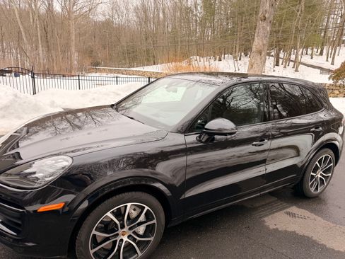Used 2019 Porsche Cayenne Turbo image 1