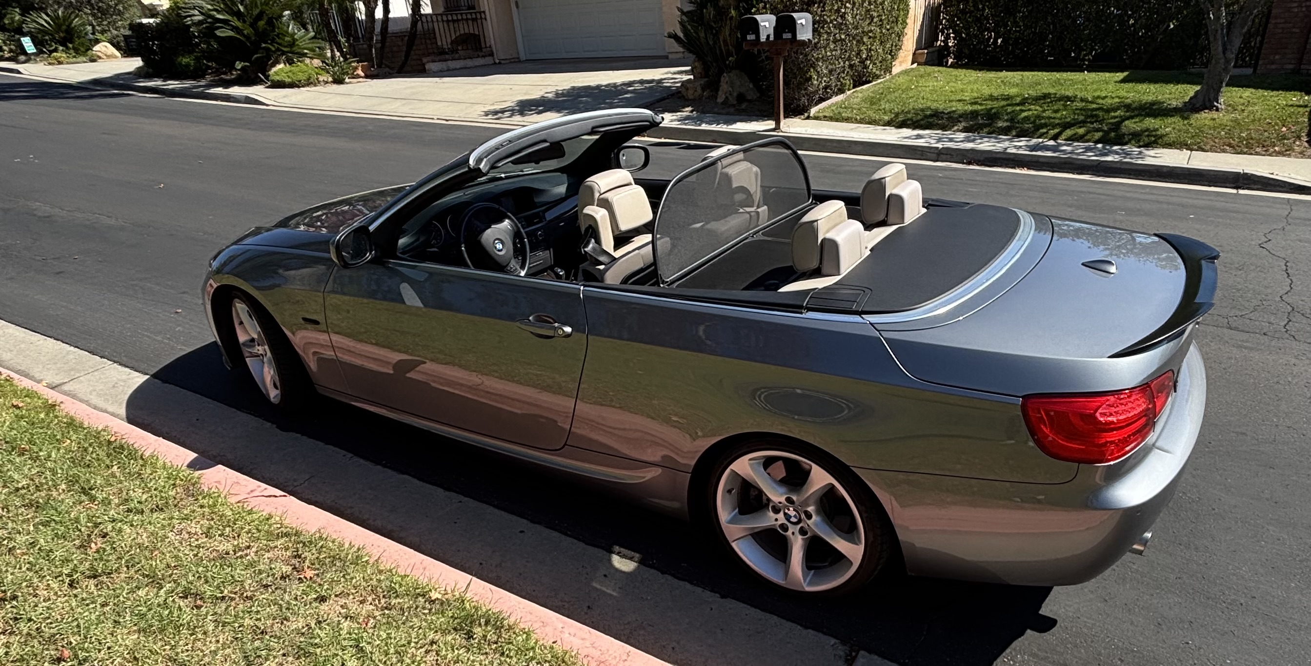 Used 2013 BMW 335i Convertible RWD image 12