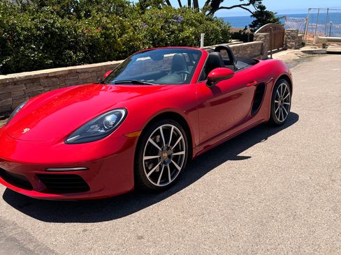 Used 2020 Porsche 718 Boxster RWD image 5