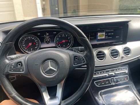 Used 2017 Mercedes-Benz E 300 image 10