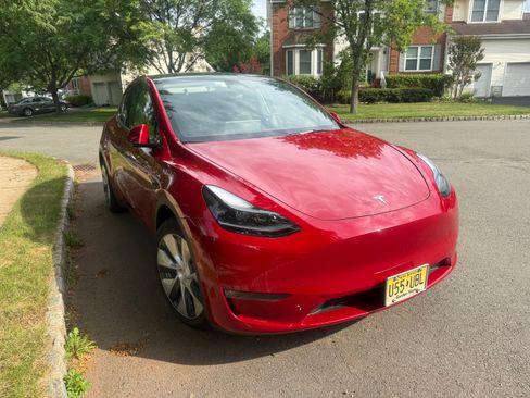 Used 2023 Tesla Model Y Long Range AWD/4WD image 4