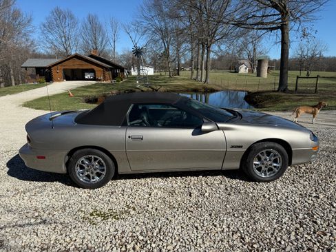 Used 2002 Chevrolet Camaro Z28 image 6