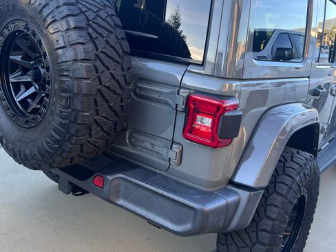 Used 2021 Jeep Wrangler Unlimited Sahara w/ Cold Weather Group image 9