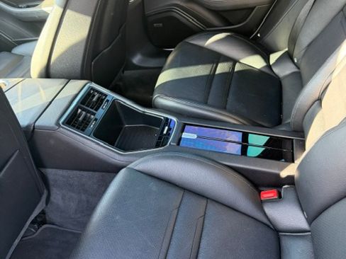 Used 2020 Porsche Panamera AWD/4WD image 19