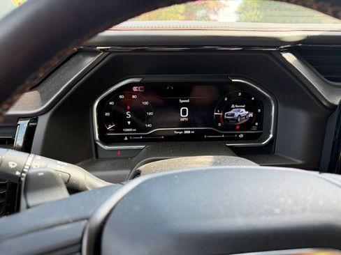 Used 2025 GMC Sierra 1500 AT4 w/ AT4 Premium Package AWD/4WD image 19