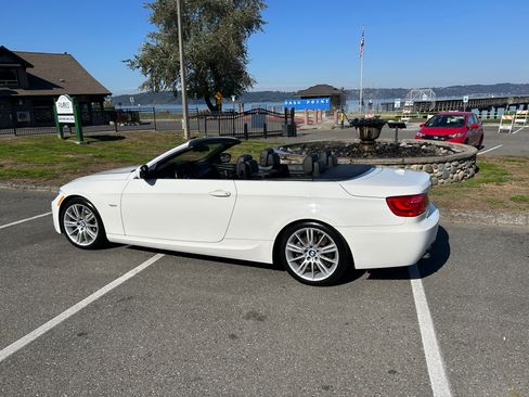 Used 2013 BMW 335i Convertible image 1
