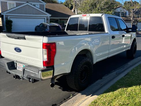 Used 2019 Ford F250 XL w/ Power Equipment Group image 5