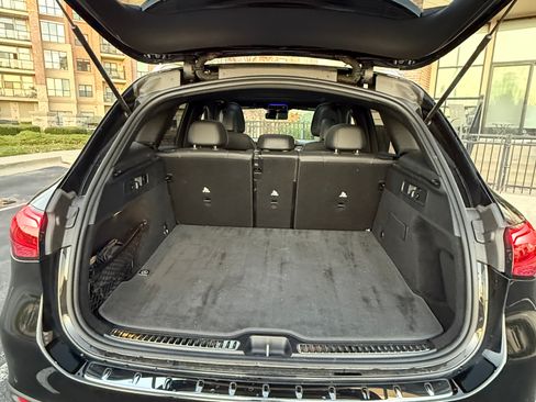 Used 2025 Mercedes-Benz GLC 300 4MATIC image 12