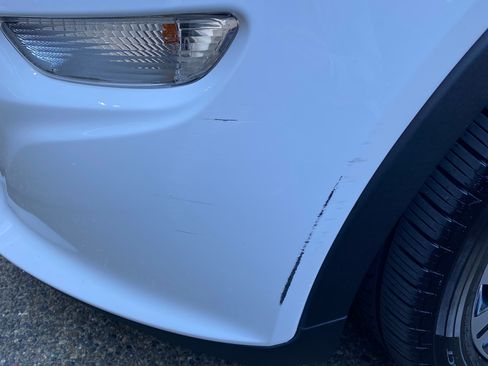 Used 2019 Chevrolet Bolt Premier w/ Infotainment Package image 32