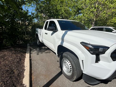 Used 2025 Toyota Tacoma SR RWD image 4