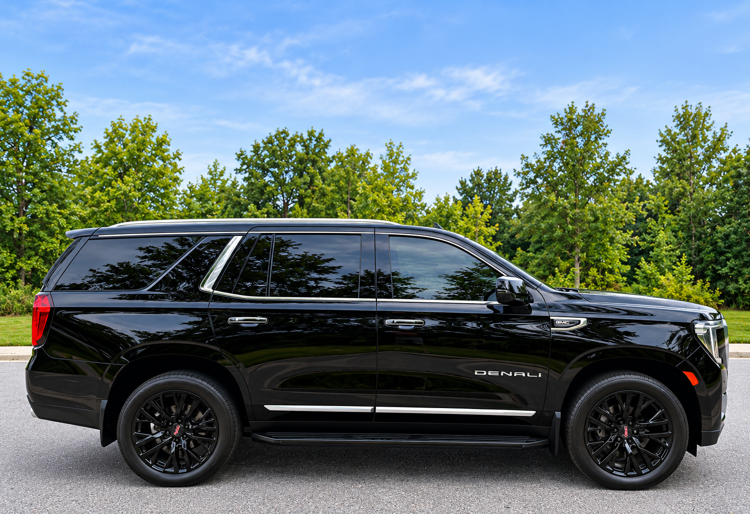 Used 2022 GMC Yukon Denali w/ Max Trailering Package AWD/4WD image 1