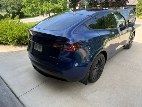 Used 2021 Tesla Model Y Long Range AWD/4WD image 8
