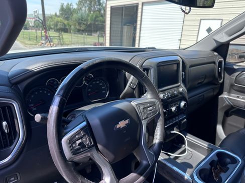 Used 2020 Chevrolet Silverado 1500 LTZ w/ LTZ Convenience Package image 10