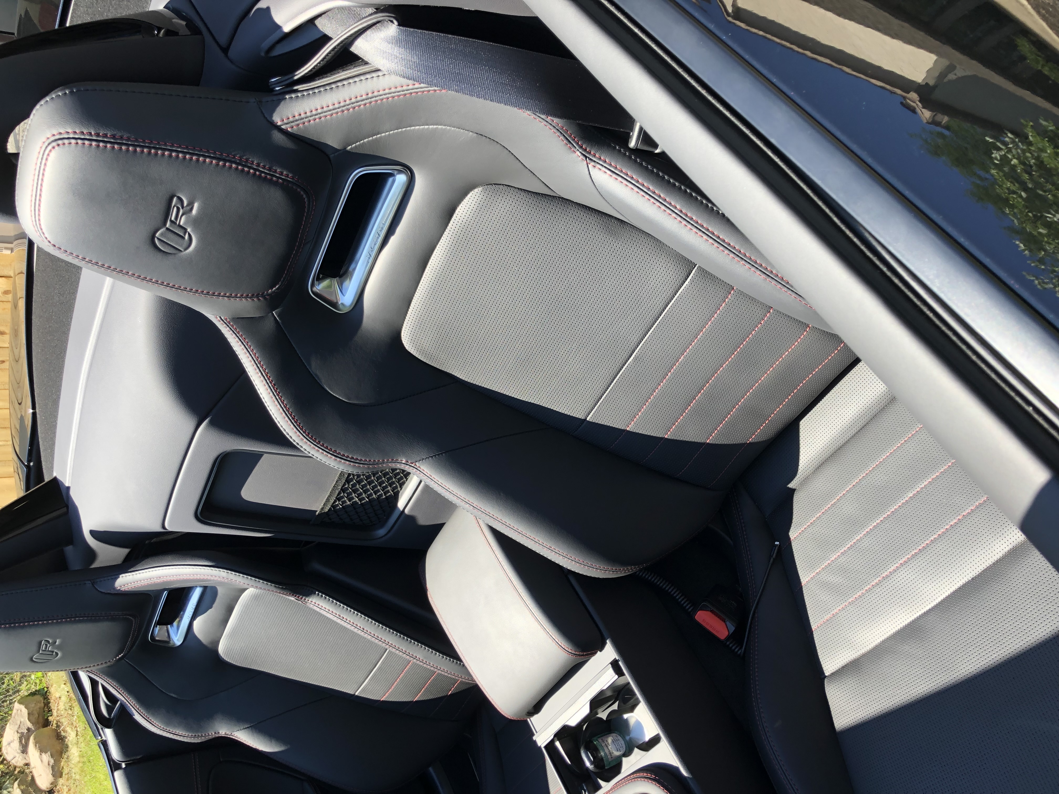 Used 2019 Jaguar F-TYPE R AWD/4WD image 6