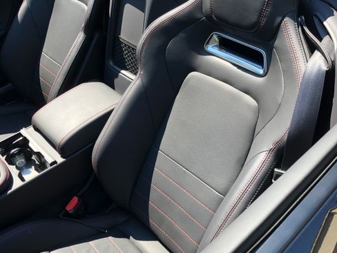 Used 2019 Jaguar F-TYPE R image 6